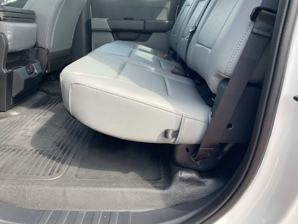 New 2026 Oxford White Ford F-250® XL image 9
