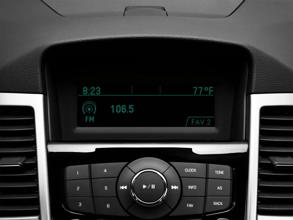 Used 2014 Gray Chevrolet 1LT image 17