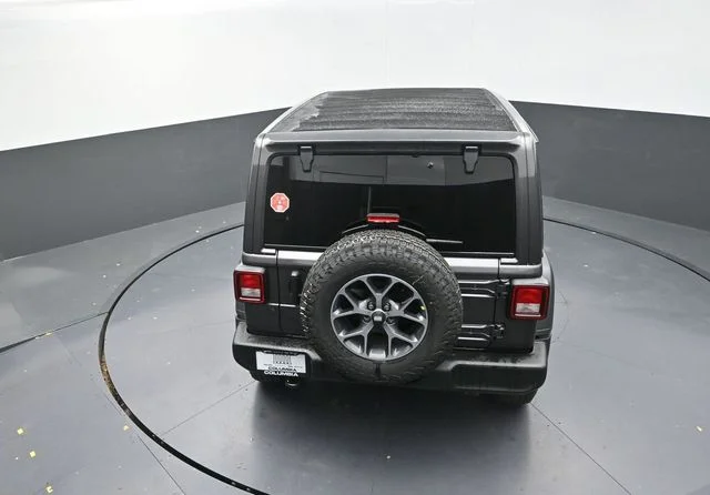 New 2026 Granite Crystal Metallic Clear-Coat Exterior Paint Jeep Sport S image 17
