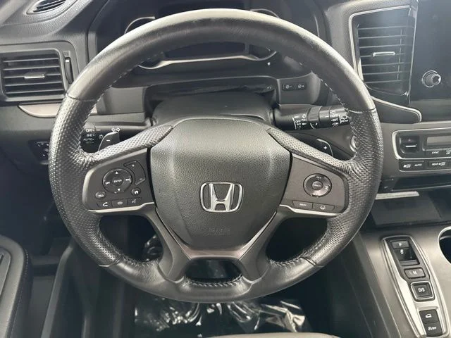 Used 2023 White Honda EX-L image 30