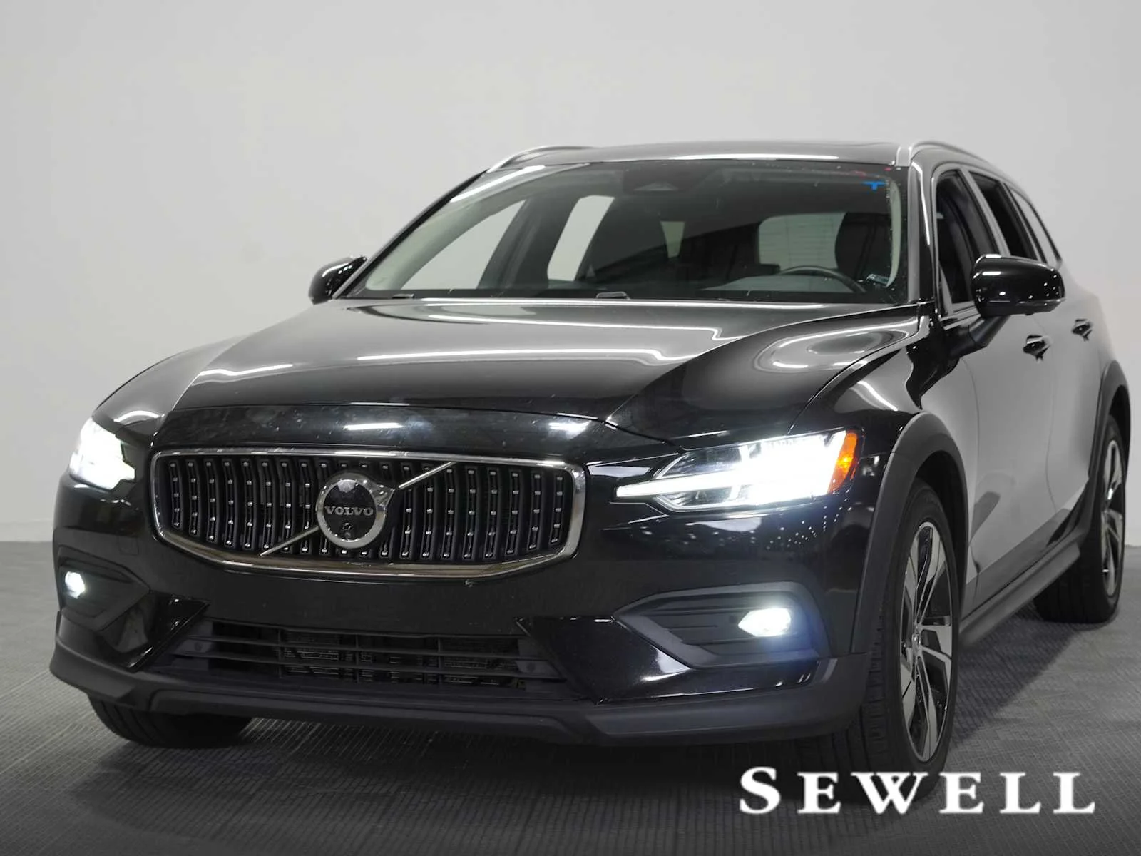 2024 Volvo V60 Cross Country Plus