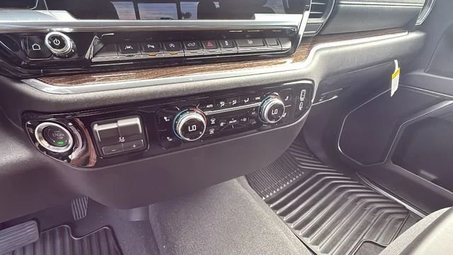 2026 GMC Sierra 1500 SLE - Photo 14