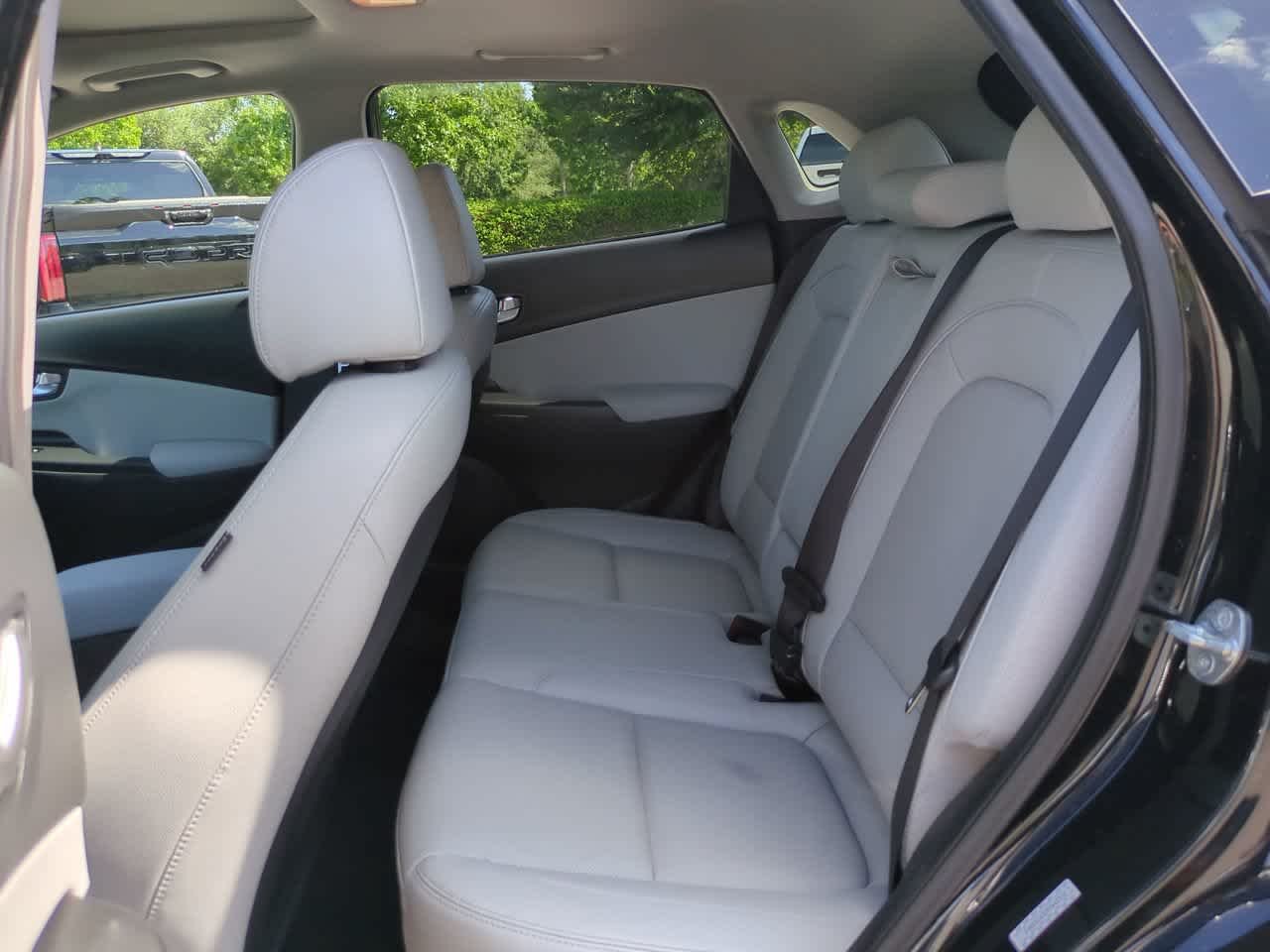 Used 2023 Abyss Black Pearl Hyundai Limited image 19