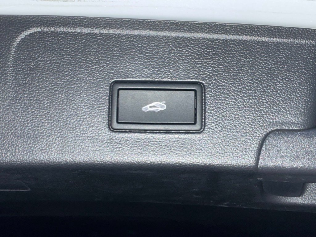 Used 2024 White Volkswagen 2.0T SEL R-Line image 16