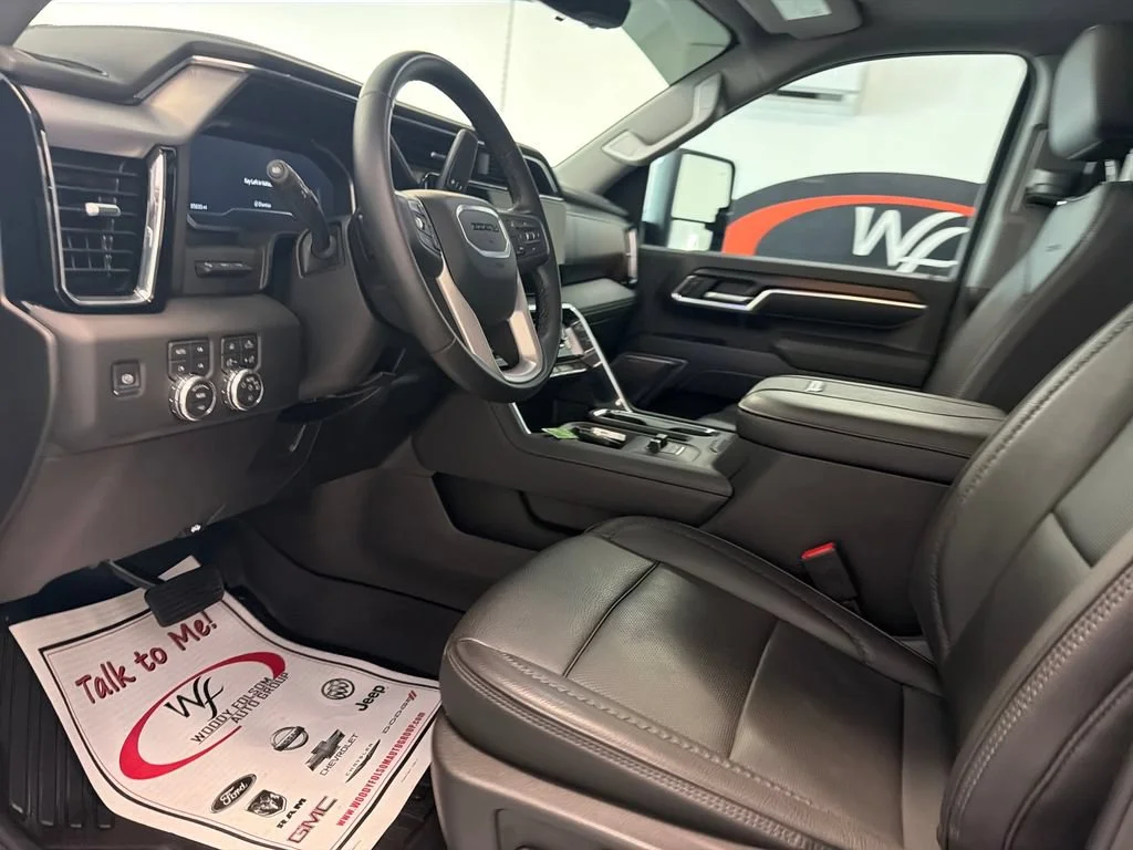 Used 2025 Sterling Metallic GMC Denali image 12