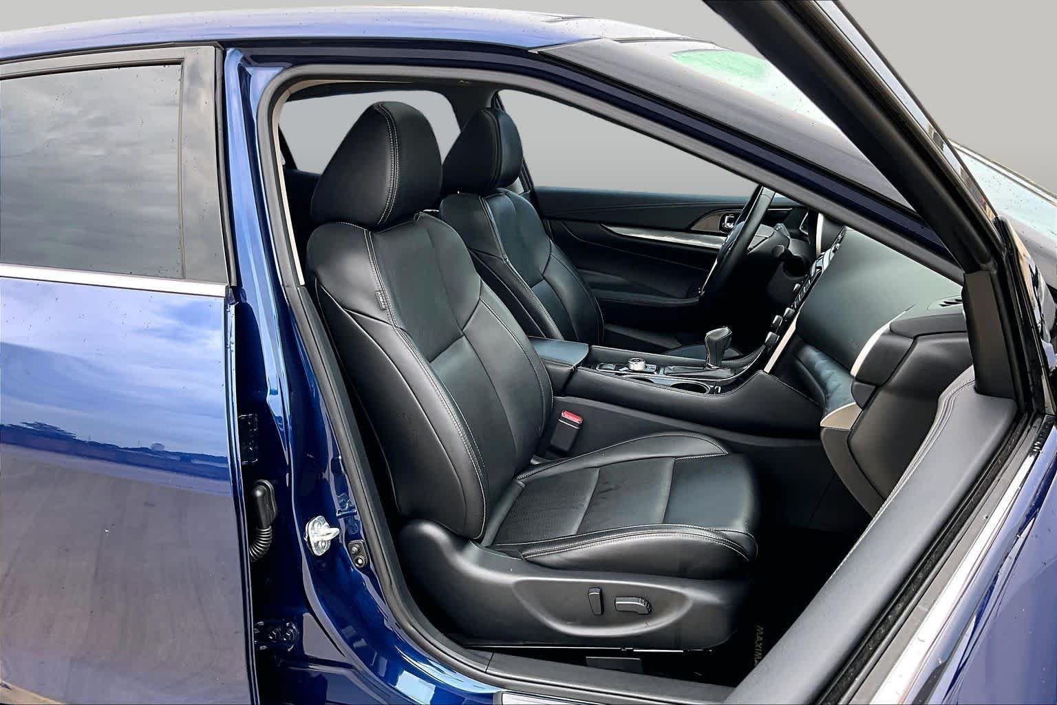 Used 2019 Deep Blue Pearl Nissan SL image 9