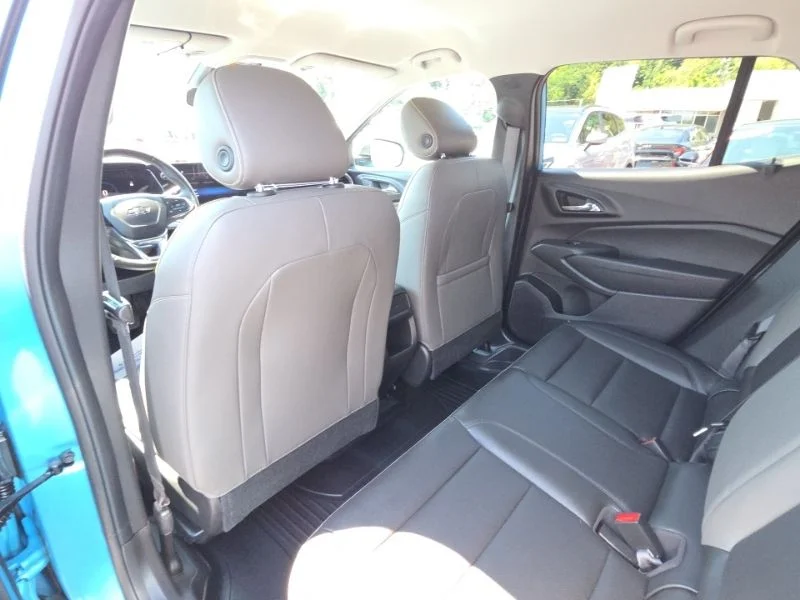 Used 2025 Blue Chevrolet ACTIV image 19