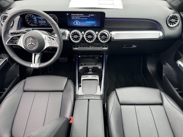 New 2026 Polar White Mercedes-Benz GLB 250 image 4