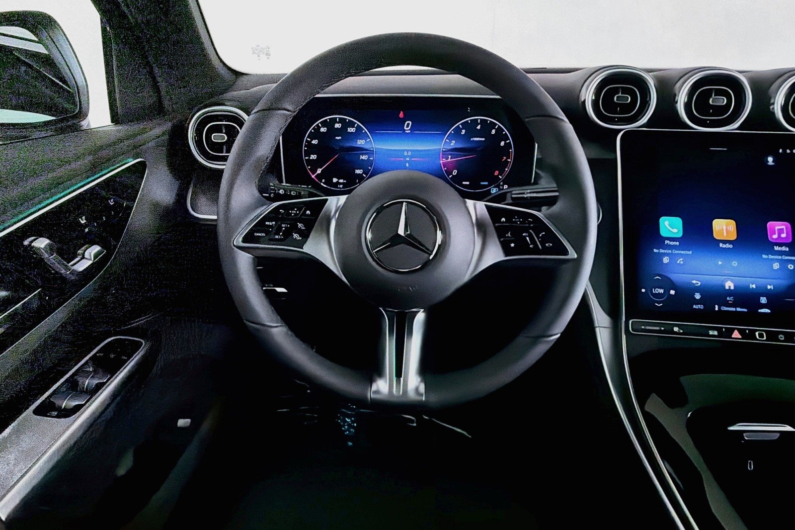 New 2026 Polar White Mercedes-Benz GLC 300 SUV image 4