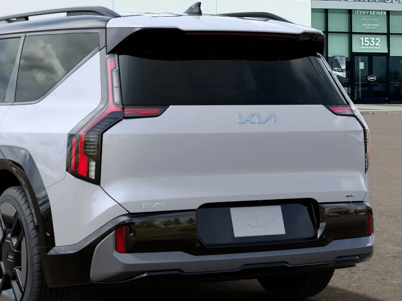 New 2026 Glacial White Pearl/Ebony Black Roof Kia GT-Line image 13