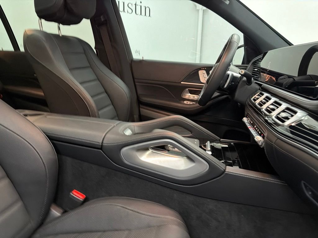 Certified Used 2025 Black Mercedes-Benz GLS 580 image 29