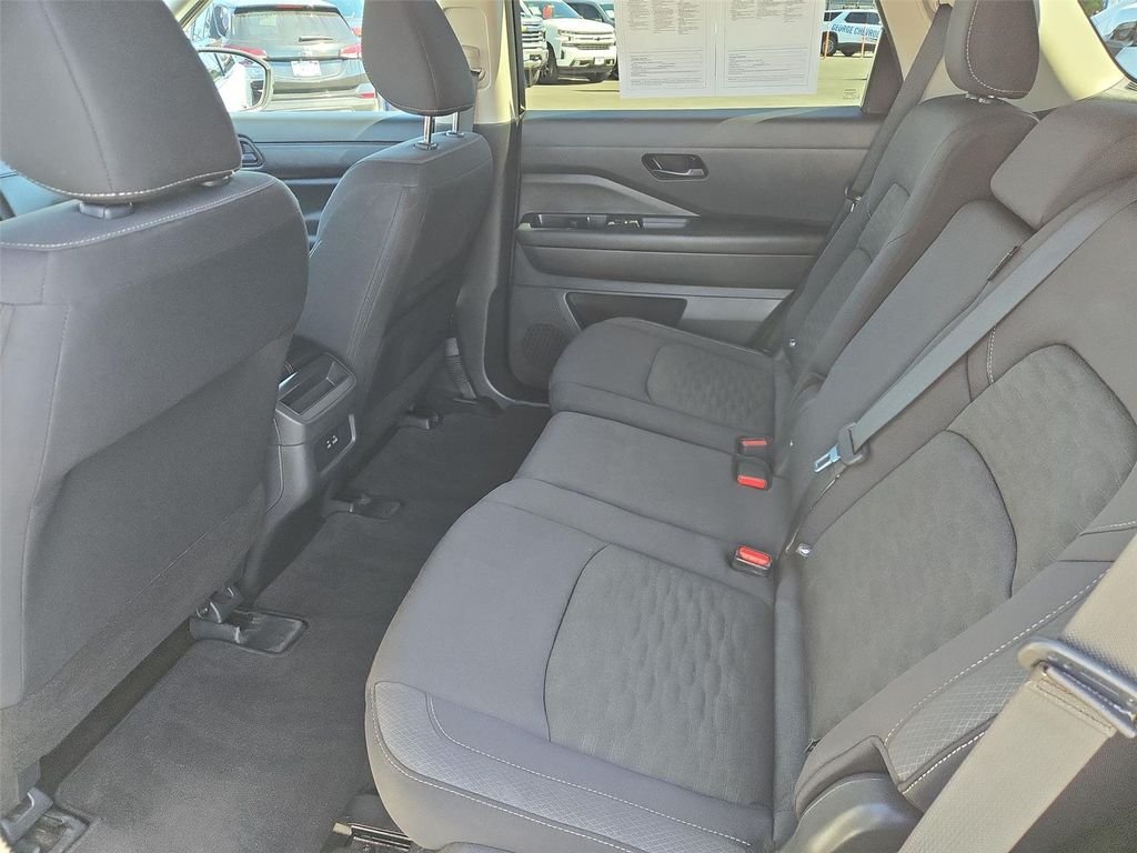 2024 Nissan Pathfinder S - Photo 16