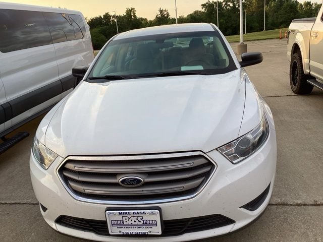 Used 2013 Oxford White Ford SE image 2