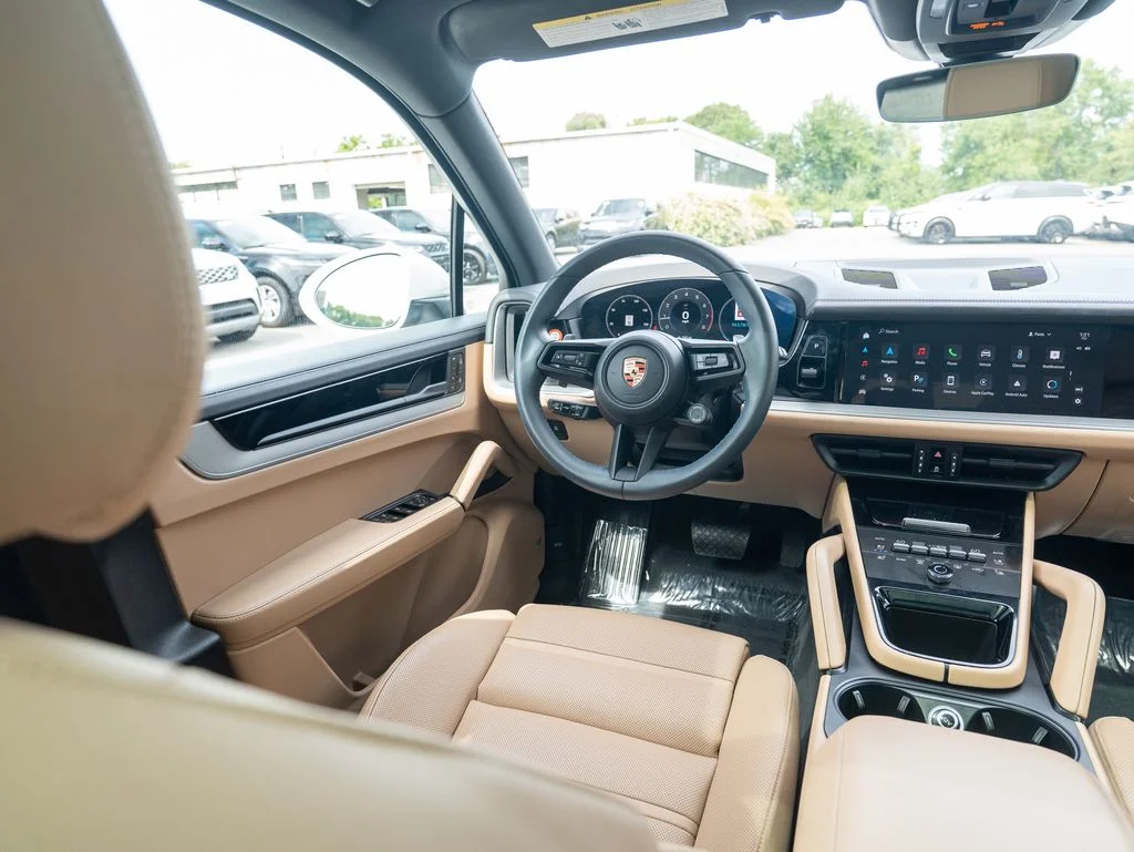 Used 2024 White Porsche Base image 19