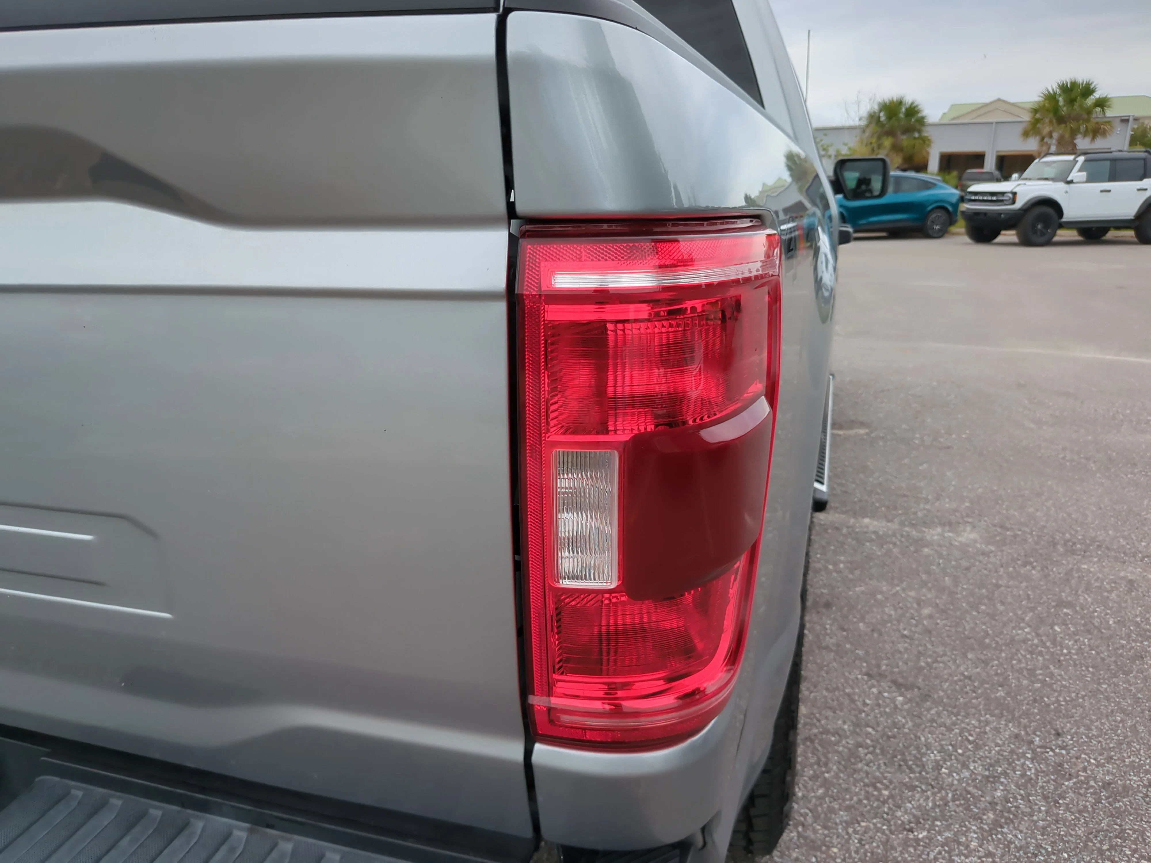 Certified Used 2023 Iconic Silver Metallic Ford XLT image 14