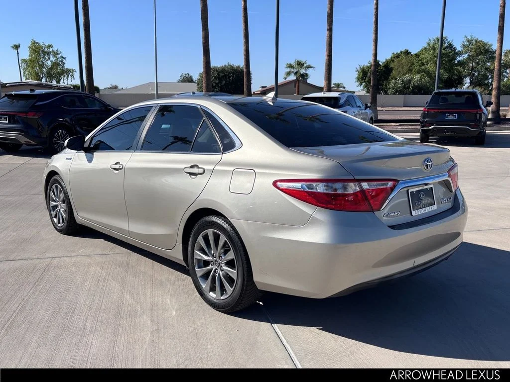 Used 2015  Toyota XLE image 4