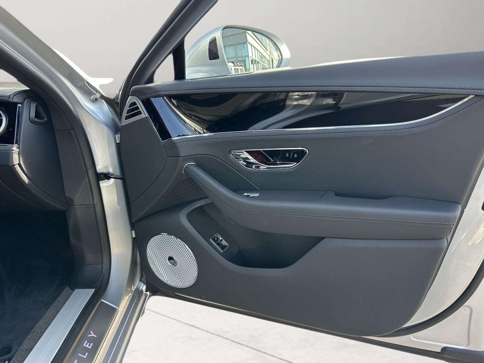 2026 Bentley Flying Spur - Photo 64