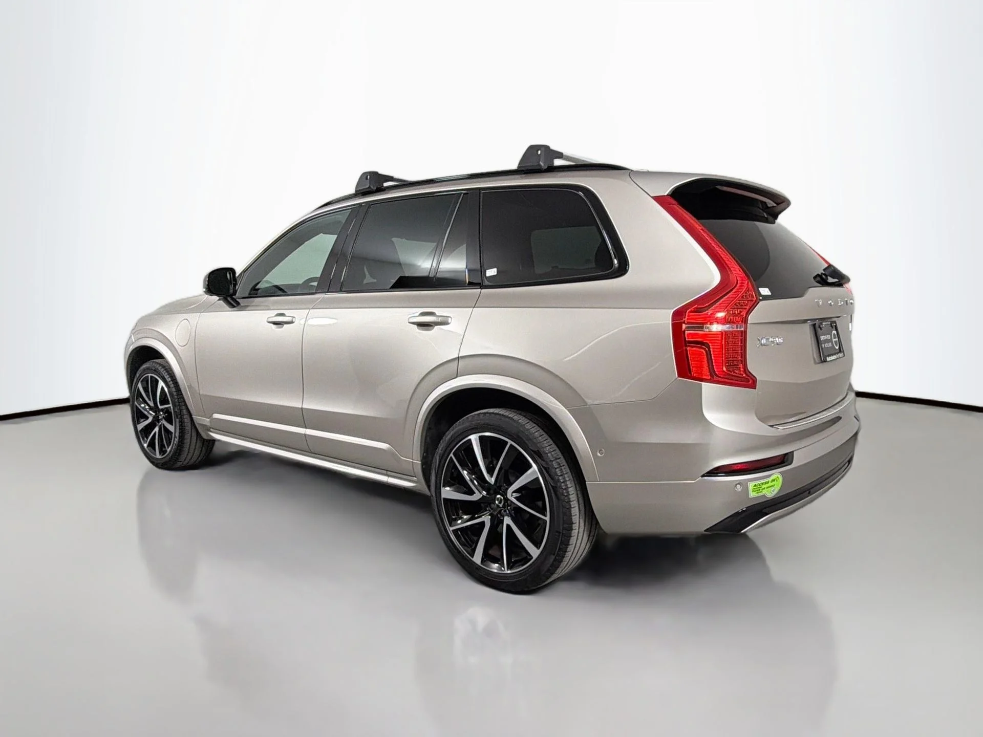 Certified Used 2023 Bright Dusk Volvo Plus image 8