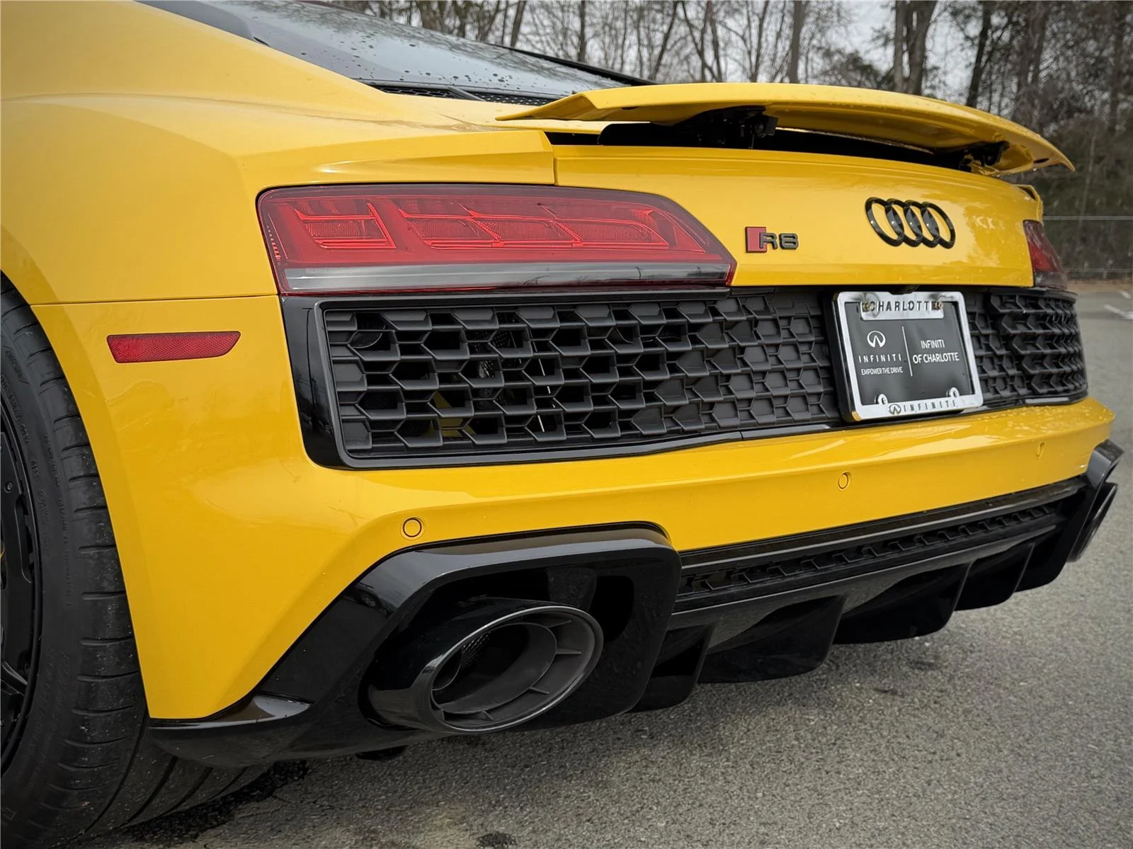 Used 2023 Vegas Yellow Audi V10 performance image 30
