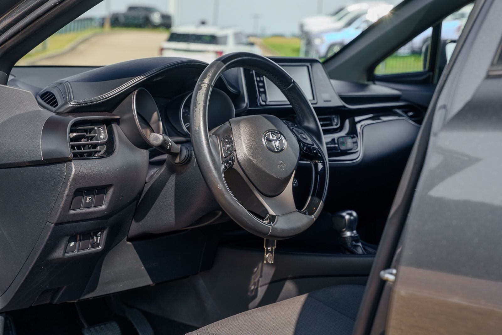 Used 2018 Gray Toyota XLE image 19