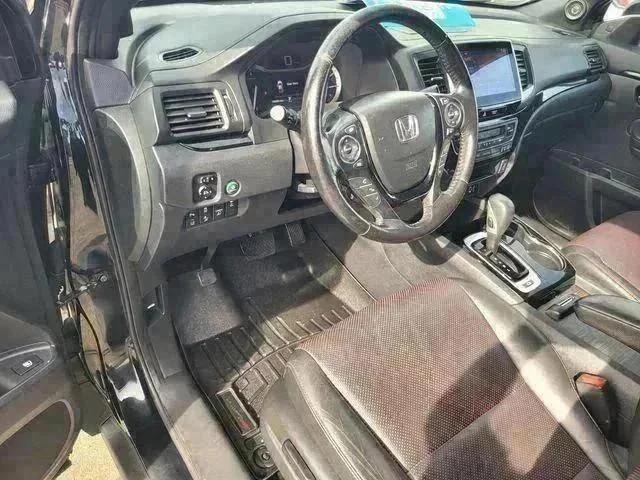 Used 2017 Crystal Black Pearl Honda Black Edition image 12