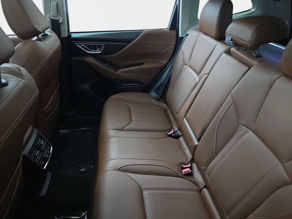 Used 2020 White Subaru Touring image 17
