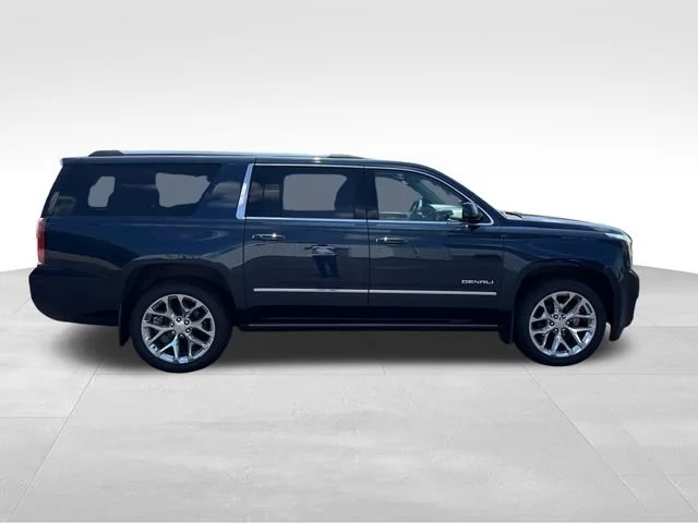 Used 2020 DARK SAPPHIRE BLUE METALLIC GMC Denali image 7