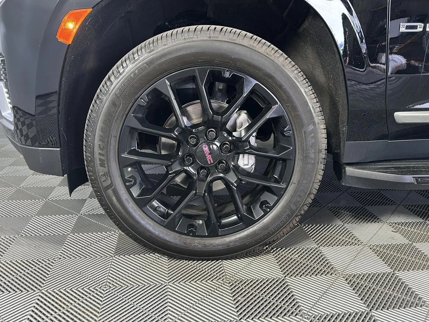 Used 2022 Onyx Black GMC Denali image 8