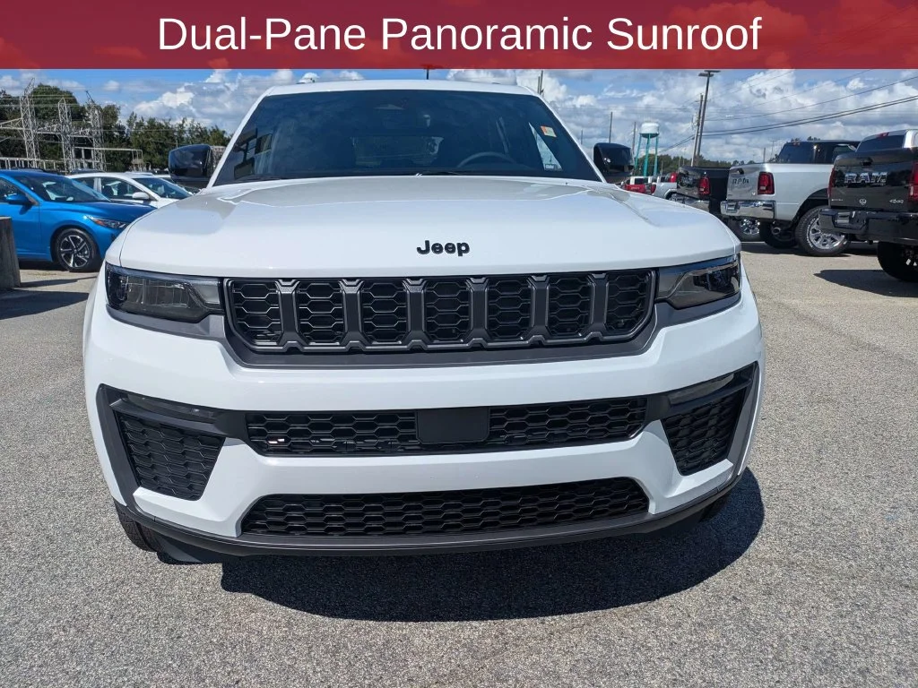 New 2027 Bright White Clear-Coat Paint Jeep Limited image 10