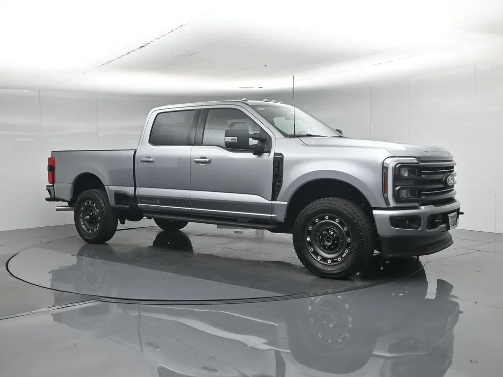 New 2027 Iconic Silver Metallic Ford XLT image 28