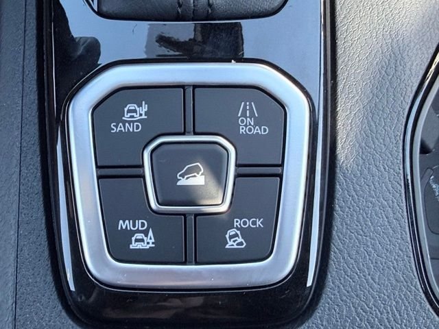 2026 Nissan Frontier SV - Photo 16