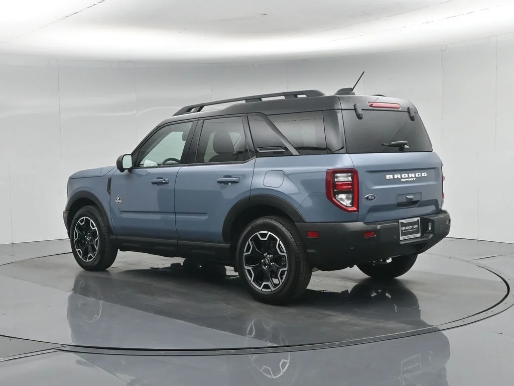 Certified Used 2025 Gray Ford Outer Banks image 7