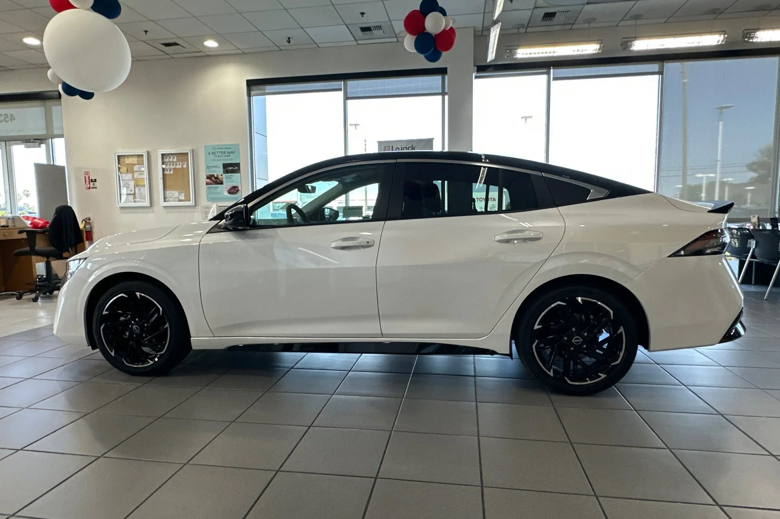 New 2026 Aspen White TriCoat / Super Black Two-tone Nissan SR image 7
