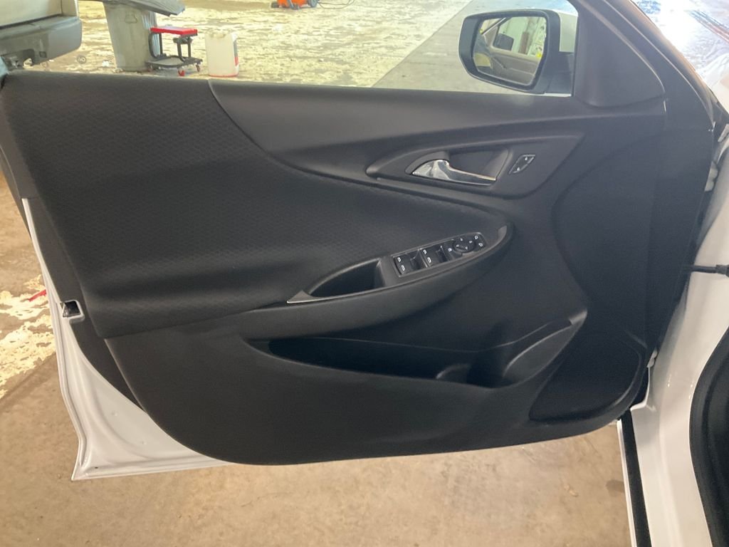 Used 2025 White Chevrolet LT image 15