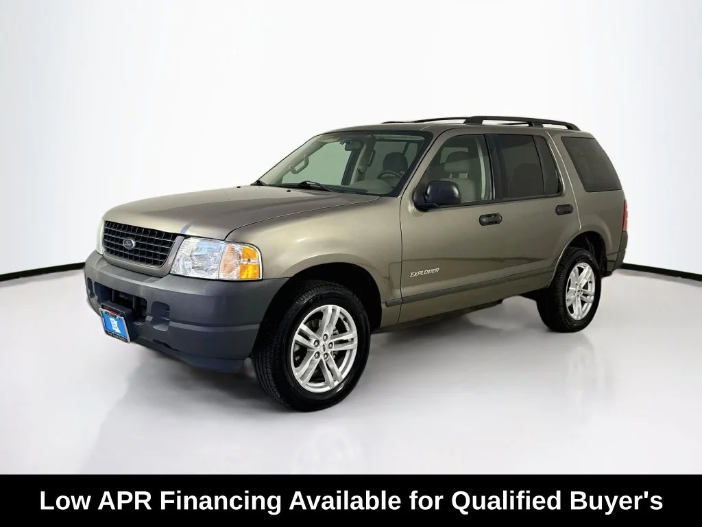 Used 2004 Pueblo Gold Clearcoat Metallic Ford XLS image 3