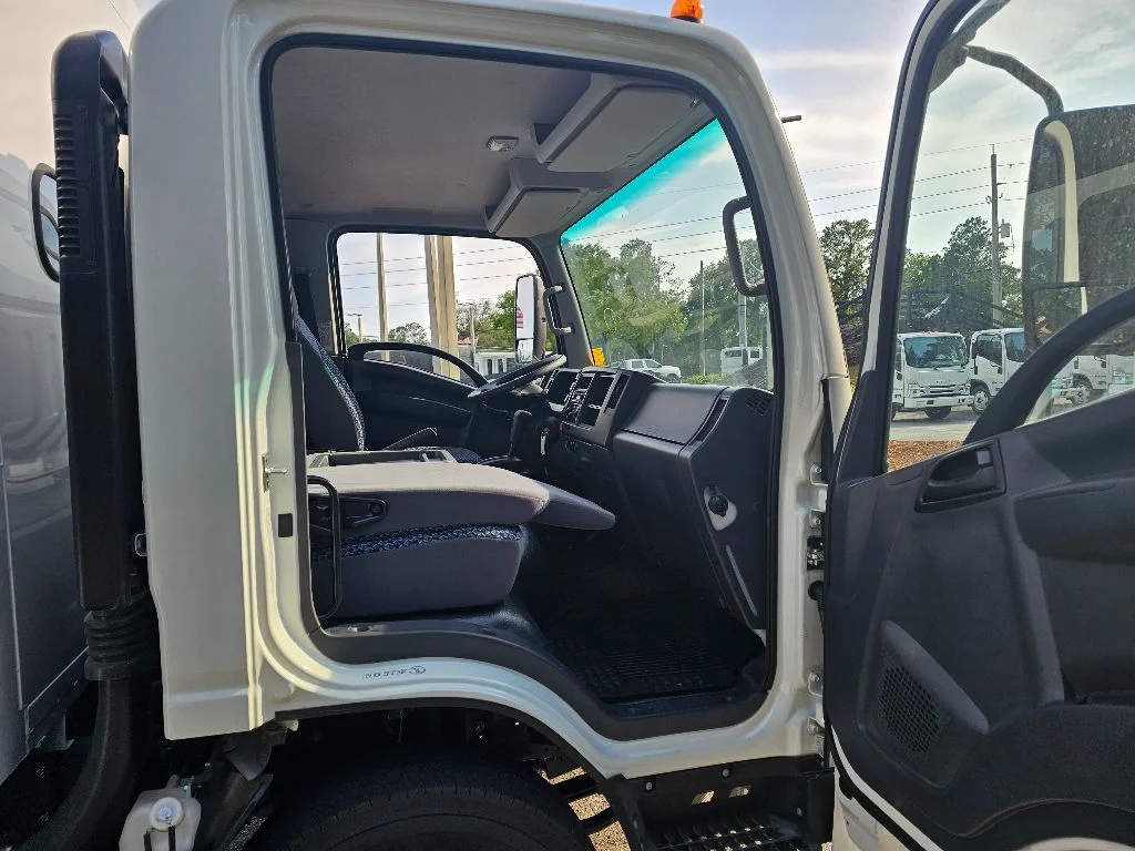 New 2024  Isuzu  image 23
