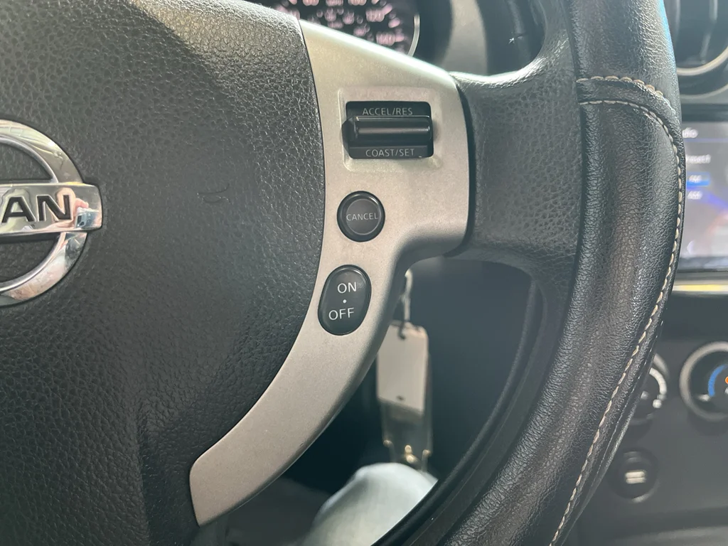 Used 2014  Nissan S image 16