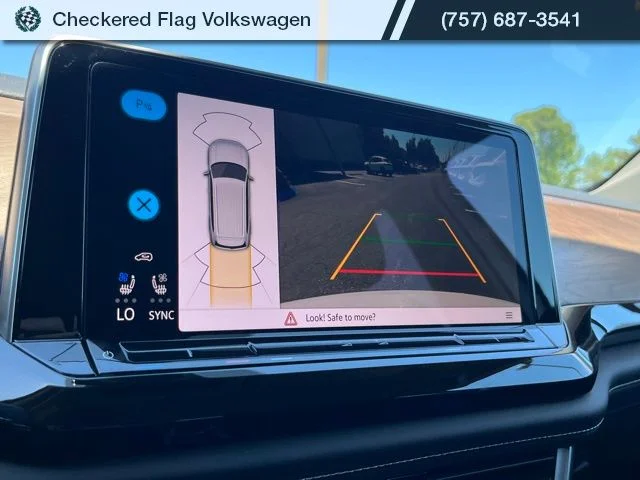 New 2026 White Volkswagen 2.0T SE w/Technology image 39