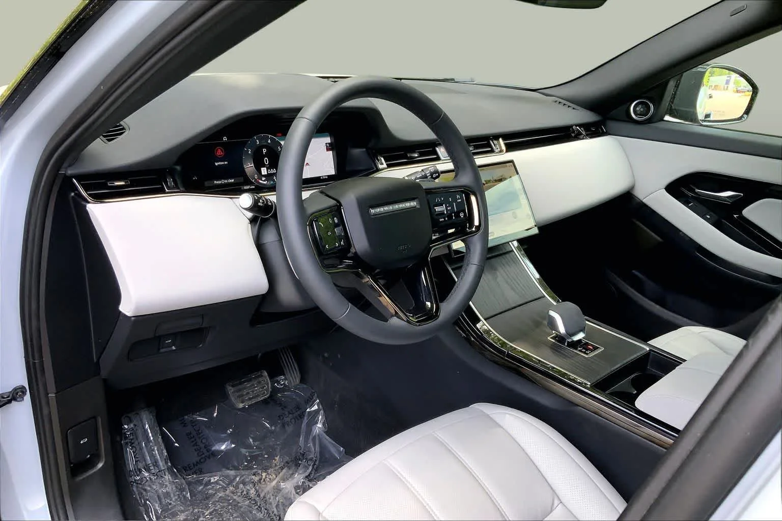 Used 2026 Arroios Grey Metallic Land Rover Core S image 17