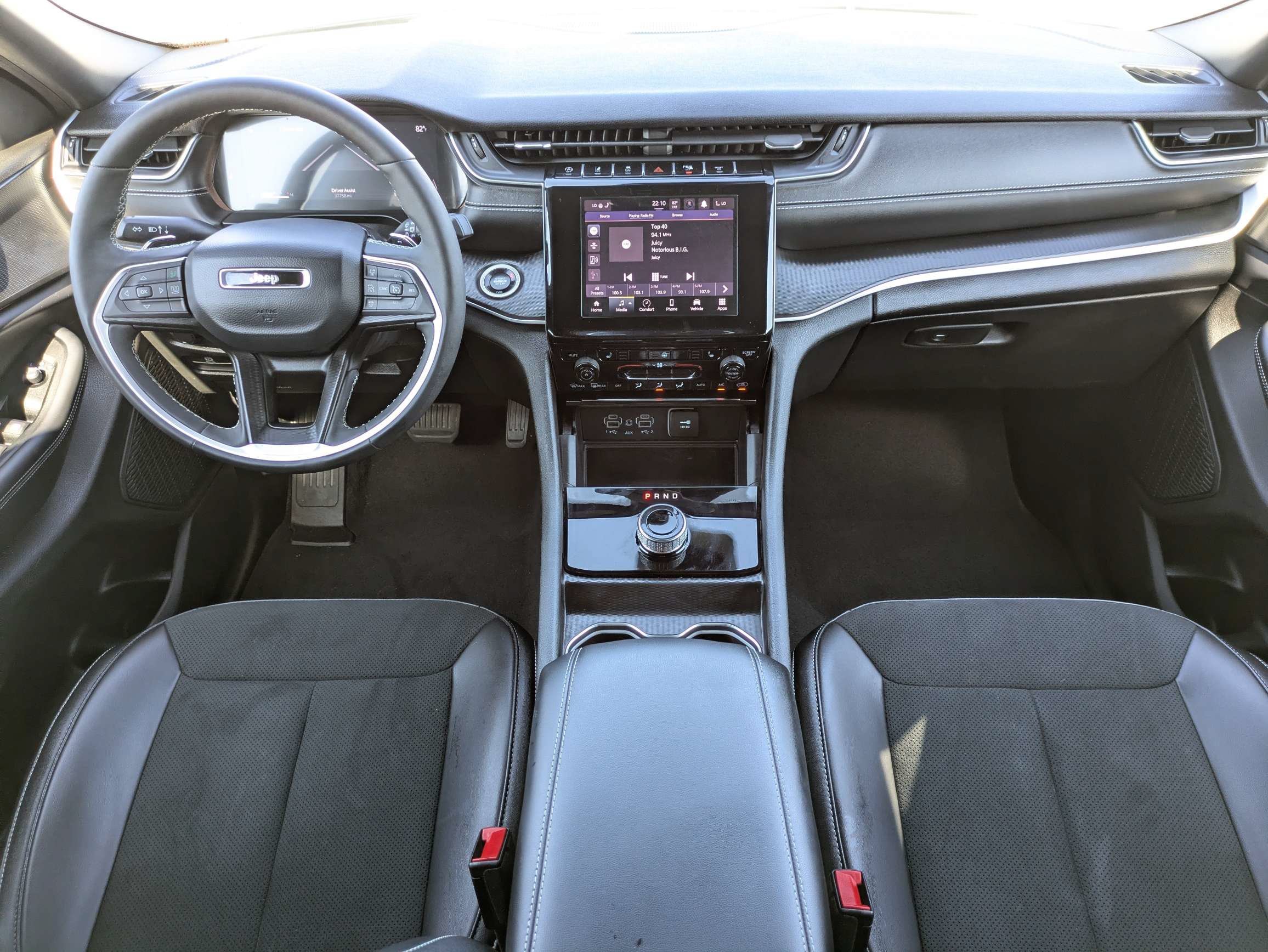 Used 2025 Silver Zynith Jeep Altitude image 17