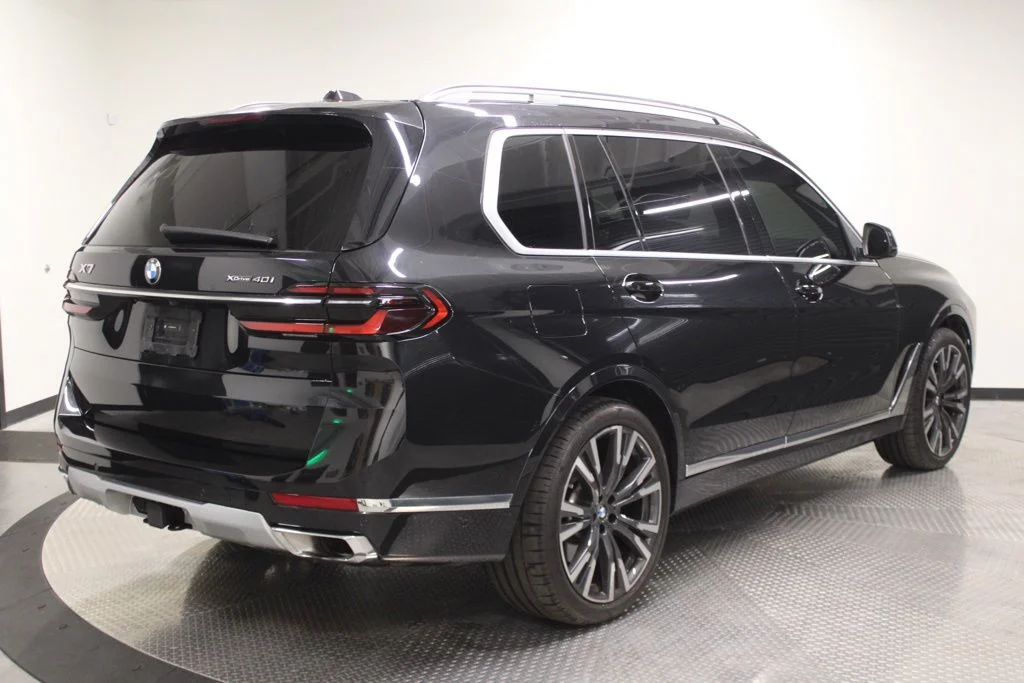 Used 2024 Black BMW xDrive40i image 5