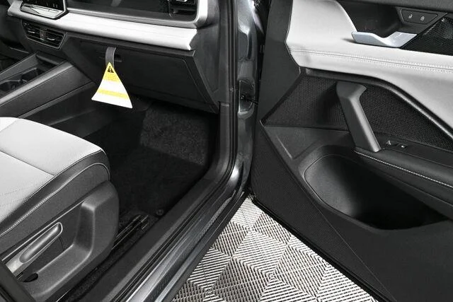 New 2026 Platinum Gray Metallic Volkswagen SE image 24