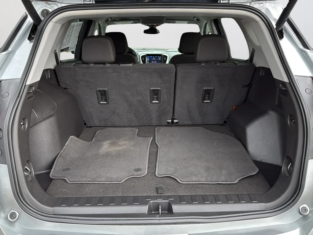 Used 2023 Silver GMC SLE image 28
