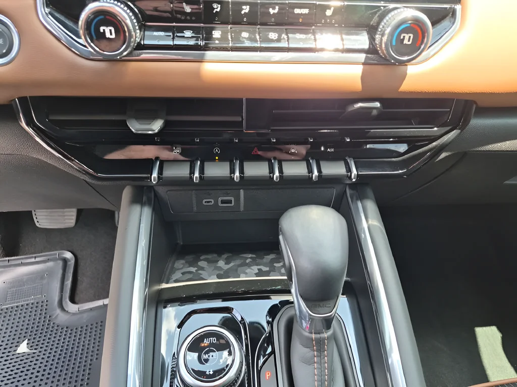 Used 2026 Onyx Black GMC AT4 image 27