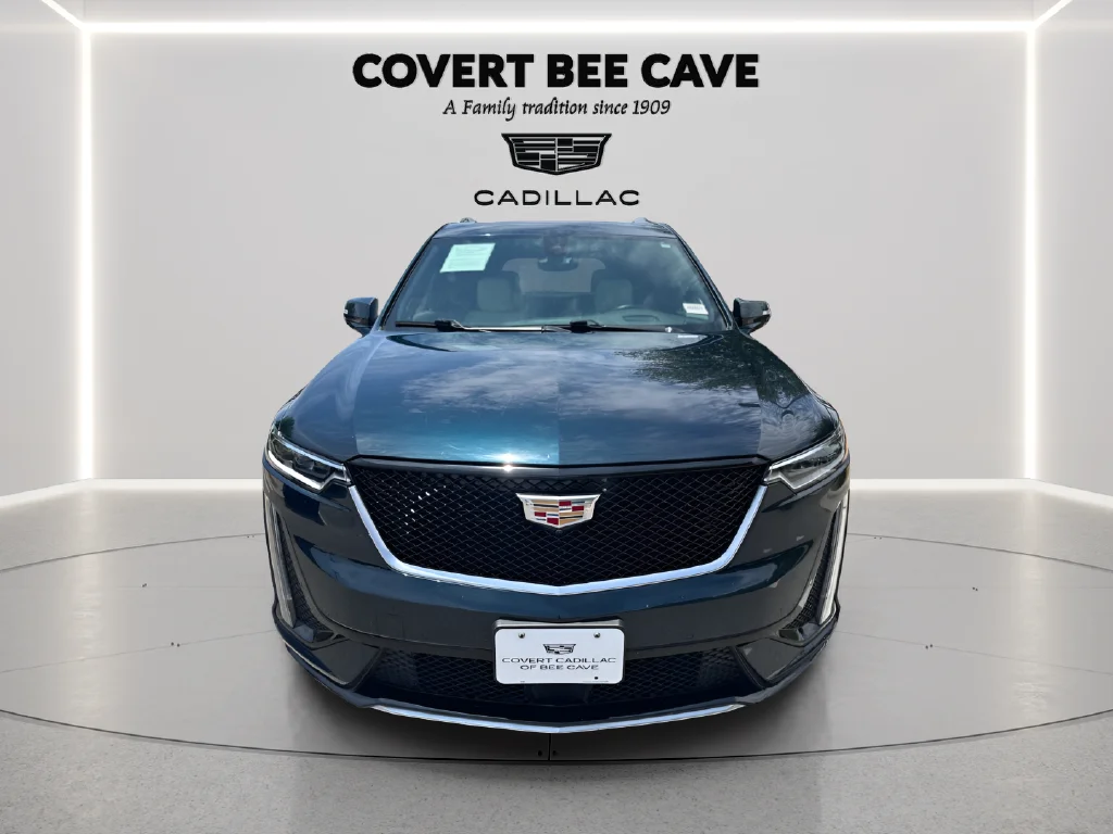 Used 2025 Green Cadillac Sport image 2