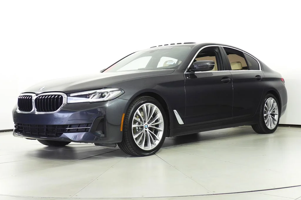 Used 2023 Gray BMW 530i image 2