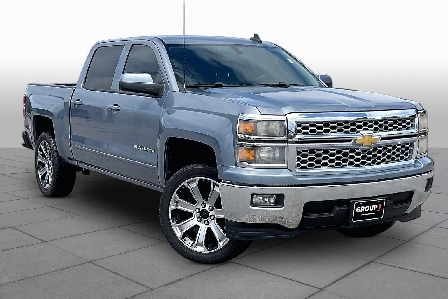 Used 2015 Slate Grey Metallic Chevrolet LT image 3