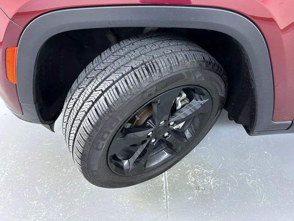 Used 2022 Red Jeep Limited image 24
