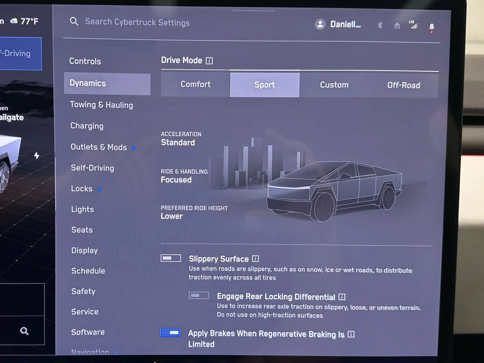 2024 Tesla Cybertruck Base - Photo 28