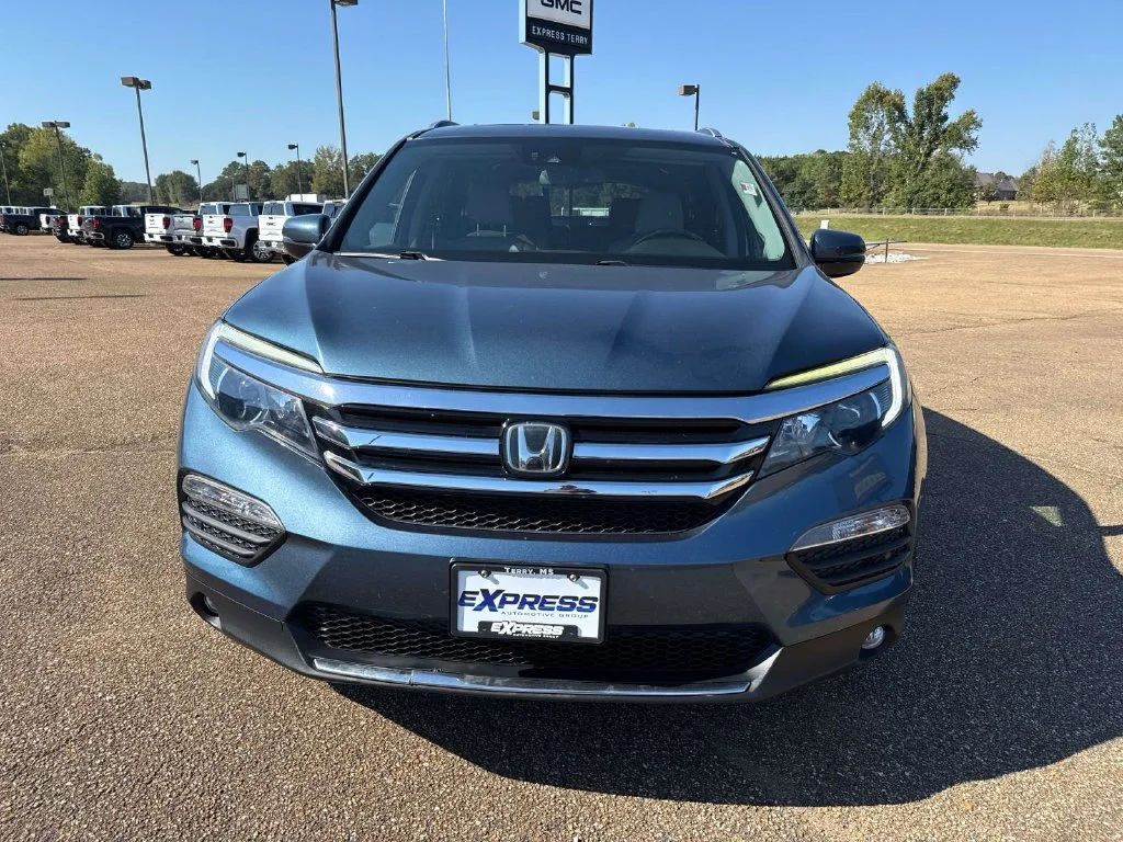 Used 2017 Blue Honda Elite image 2
